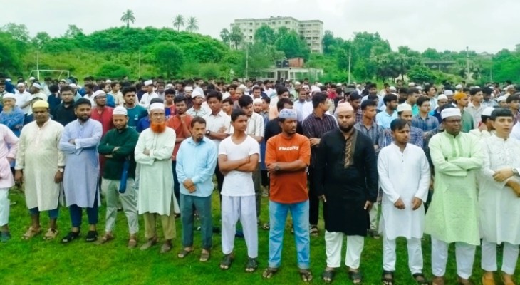 কুমিল্লা বিশ্ববিদ্যালয়ের কেন্দ্রীয় মাঠে অপ্রতিমের প্রথম জানাজা অনুষ্ঠিত